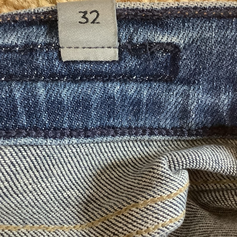 Citizens of Humanity Emerson Slim Fit Boyfriend Jeans Size 32 Distressed - Picture 6 of 12